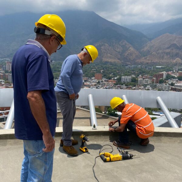 Diseño e Instalación de sistema de protección atmosférica - Torre Cinética